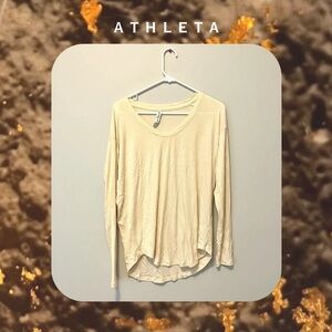 🍭 3/$20 Athleta ivory scoop neck long sleeve top longer in back than front